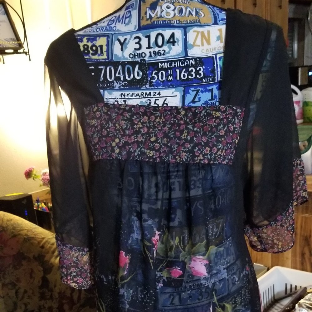 👄3/$25 Xhilaration  Sz L Top